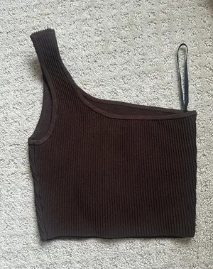 Aritzia NWOT Babaton Sculpt Knit One-Shoulder Cropped Tank thumbnail 3