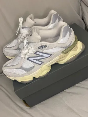 New Balance 9060 Sneakers Shoes Mens Size 6.5 thumbnail 1