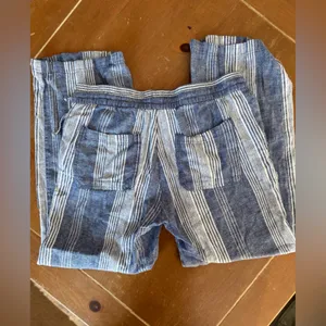 Old Navy Navy and White Striped wide leg linen pants thumbnail 3
