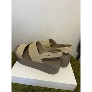 Crocs Literide Brooklyn Low Wedge Platform Sandal Size 10 Women'S Beige thumbnail 5