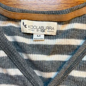 Koolaburra by Ugg gray and white striped long sleeve v neck Henley size medium thumbnail 2