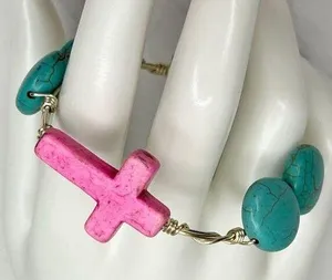 Silver Tone Faux Turquoise Beaded Pink Cross Small Wire Bangle Bracelet thumbnail 1