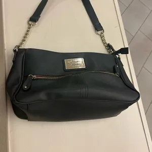 Nicole by Nicole Miller black and Gold Chain Shoulder Bag—Nice Clean Purse thumbnail 6