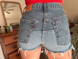 Two-Tone Levi’s Denim Shorts High-Rise thumbnail 6