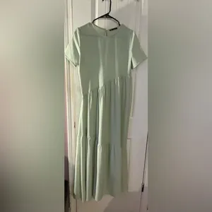 Zara Women Tiered Maxi Dress light green SZ M NWOT thumbnail 4