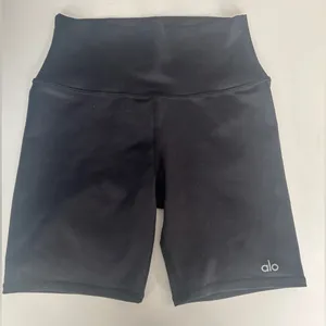 Alo yoga bike shorts thumbnail 1