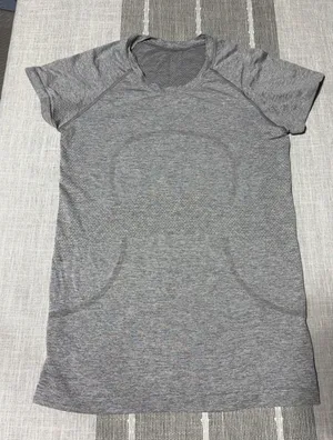 Lululemon Swiftly Tech Short Sleeve 2.0 Crew Shirt Heathered Black Gray Size 8 thumbnail 1