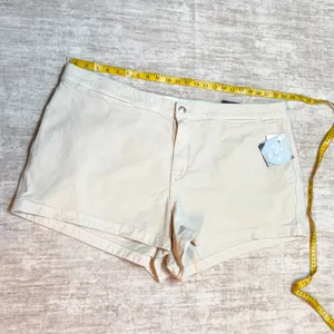 Ava & Viv Women’s 24 Plus Beige Comfort Waist Stretch High Rise Smart Shorts New thumbnail 2