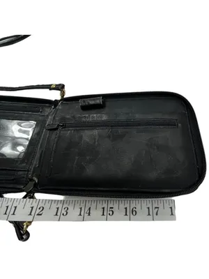 Black Leather Crossbody Bag With Adjustable Strap & Multiple Pockets 39I Size 8 thumbnail 8