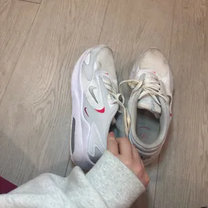 Nike sneakers 8.5 thumbnail 4