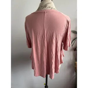 Lululemon‎ Women's Pink Short Sleeve V Neck Relaxed Fit Casual Top thumbnail 2