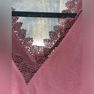 Express Burgundy Lace-Trim Peplum‎ Tank Top Sleeveless V-Neck Blouse thumbnail 5