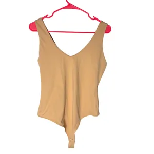 NWT REORIA Womens Beige Bodysuit Deep V Neck‎ Sleeveless Double Lined Large thumbnail 4