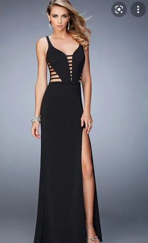 La Femme Prom Dresss thumbnail 1