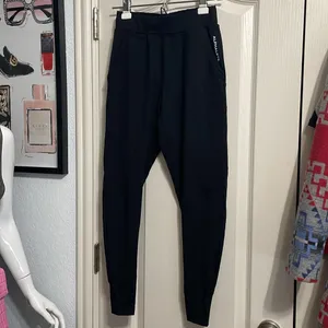 Alphalete‎ Black Pro Elite Premium Joggers Athleisure Cozy loungewear rest day thumbnail 3