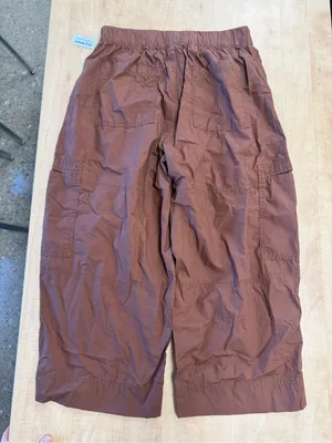 NWT! Old Navy Mid-Rise Cropped Barrel-Leg Utility Pants thumbnail 4