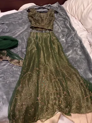 Green Gold Three-Piece Traditional South Asian Attire thumbnail 2