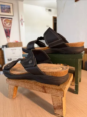 Clarks Black Braided Comfort Sandals thumbnail 2