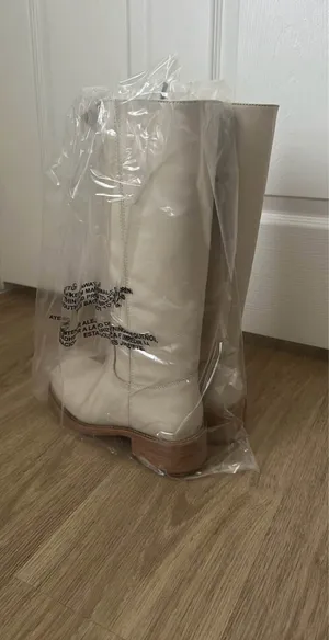 NWT Steve Madden Riggs Boots thumbnail 2