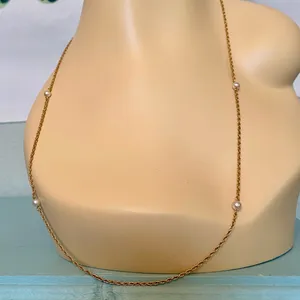 Vintage gold Avon necklace with pearls! Never worn, beautiful necklace! thumbnail 5