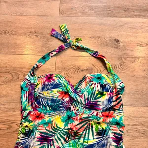 Catalina Swim Size 16-18 XLarge Tropical Floral Print Halter One Piece Swimsuit‎ thumbnail 6