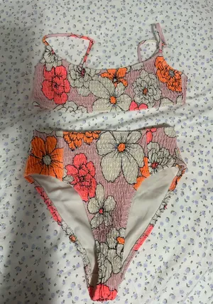 Triangl Bikini thumbnail 1