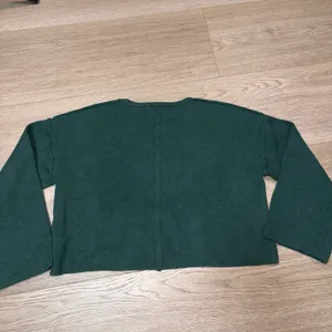 Papermoon Boutique Women's Green Cropped Sweater Small thumbnail 3