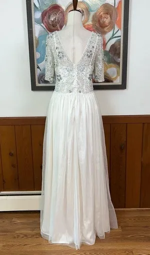 Stunning ModCloth Everlasting Romance Wedding Gown! thumbnail 5