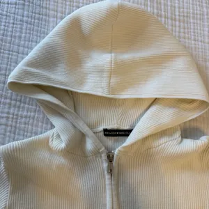 Brandy Melville Sweater thumbnail 2