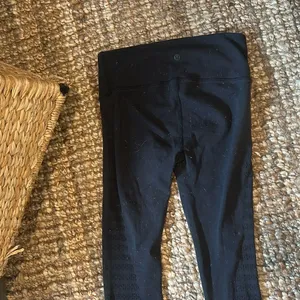 Lululemon Black Mesh Cut Out Full Length Leggings Size 2 thumbnail 8