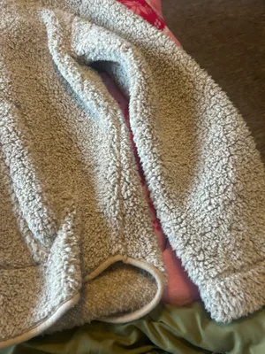 Old Navy Women’s Sherpa Pullover size m thumbnail 2