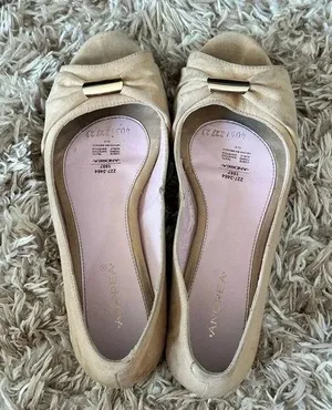 Andrea size 7 flats thumbnail 1