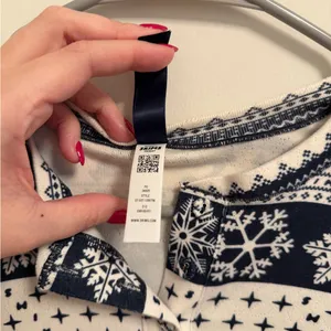 Skims Fair Isle Plush Pointelle Pajama Top in Navy size Small (S) thumbnail 5
