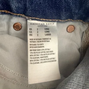 American Eagle Curvy Super High-Rise Baggy Straight Leg Jeans Size 2L thumbnail 8