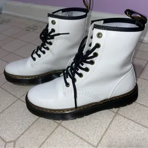 Dr. Martens Zavala White Leather Combat Boots Women Size 37 EU 6.5 US Grunge thumbnail 3