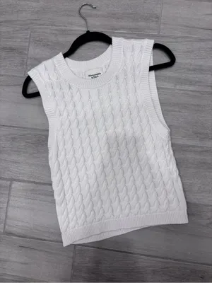 Abercrombie & Fitch White Cable Knit Sleeveless Sweater Vest size Medium thumbnail 2