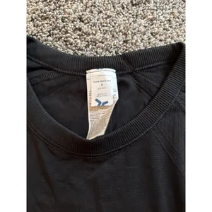 NWT Old Navy Women's Black Fluid Seamless Go Dry Tee Size Small thumbnail 2