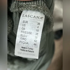LASCANA Jumpsuit in Dark olive Green Size 4. thumbnail 7
