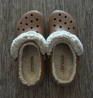 Brown Lined Crocs Fur Clogs thumbnail 1