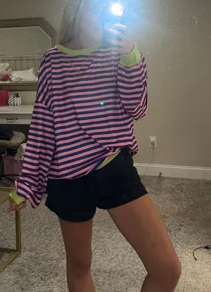 Striped sweatshirt Size M thumbnail 1