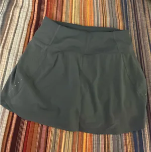 athleta run with it skort thumbnail 1