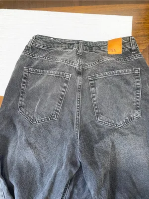 Zara Women’s Size 4 Black Washed Straight Leg Jeans Raw Frayed Hem High Rise thumbnail 3