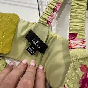 Lulu’s Sweet Statement Chartreuse Floral Print Cutout Maxi Dress Size Medium $89 thumbnail 5