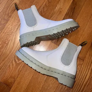Dr Marten Chelsea boot thumbnail 5