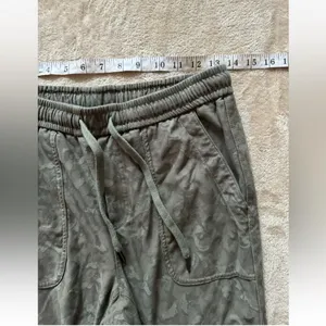 Athleta Women's Printed Farallon‎ Stratum Camo Jogger Pants Size 6 thumbnail 7