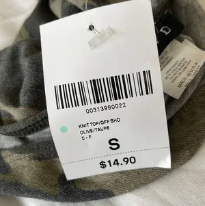 Forever 21 Camo off the shoulder top thumbnail 2