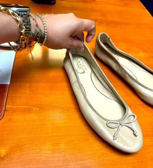 Sam‎ Edelman Circus Taupe Beige Leather Ballet Flats – Size 6.5 thumbnail 1