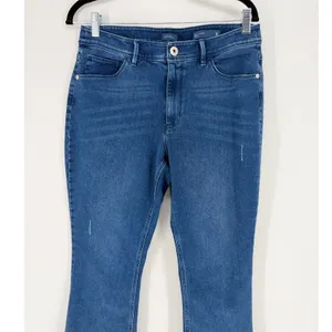 J. Jill Kick Flare Ankle Jeans 8 Blue Distressed Raw Hem High Rise Cropped Denim thumbnail 3