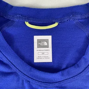 The North Face T Shirt Women's Small VaporWick Blue Polyester Stretch TNF Ladies thumbnail 4