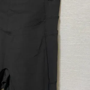 Halara Black Crossover V-Waist Ruched Scrunch Butt Pockets Leggings Womens M thumbnail 5